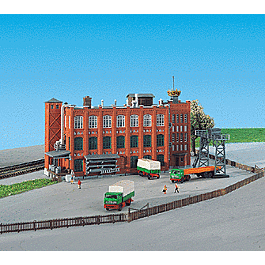 Factory Building w/2 Trucks, Fence & Overhead Crane -- 4-7/8 x 3-3/4 x 3-3/4" 12.5 x 9.5 x 9.5cm