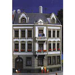 "GlockengieBerrplatz" Corner house -- 5-3/8 x 6-3/4 x 6-3/8 x 1-5/16"13.5 x 16.8 x 16 x 3.3cm